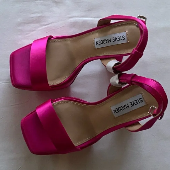 NWT Steve Madden Women’s Discord Heeled Heels In Fus/Pink Satin Size 6. - Picture 5 of 9